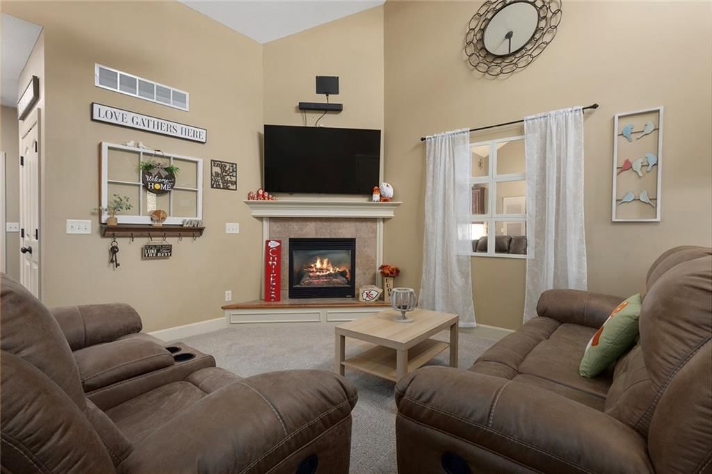 34043 W 90TH Circle — photo 5