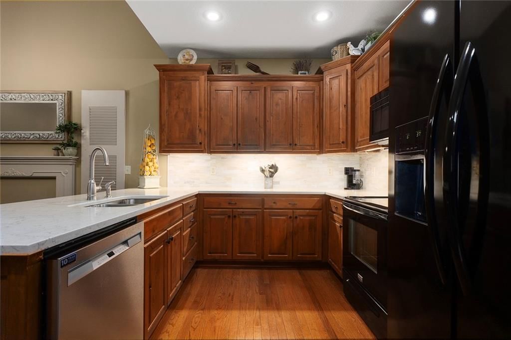 34043 W 90TH Circle — photo 9