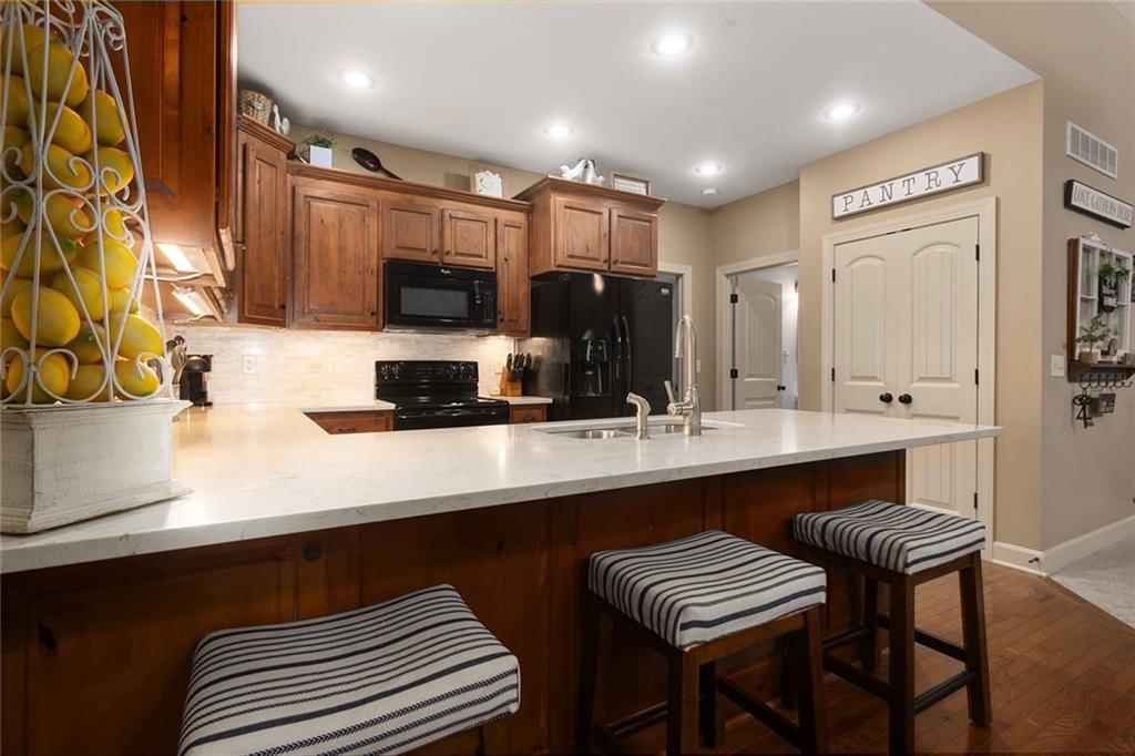 34043 W 90TH Circle — photo 11