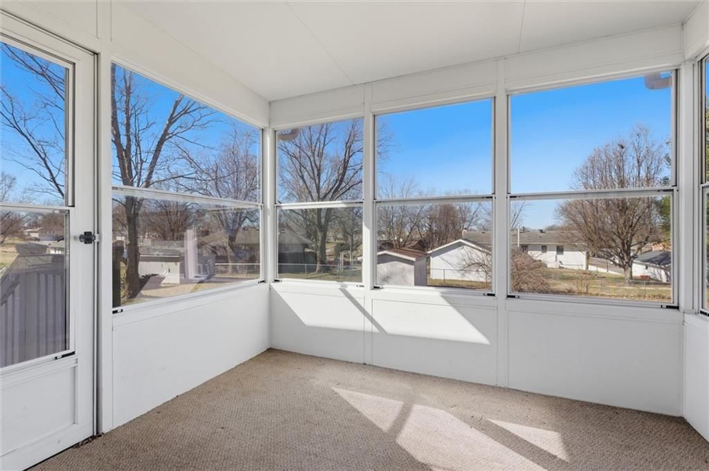 1105 N Doniphan Street — photo 18