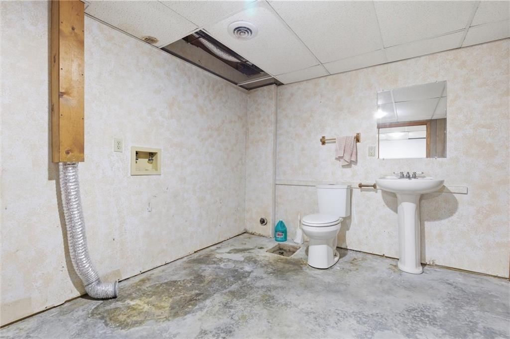1105 N Doniphan Street — photo 36