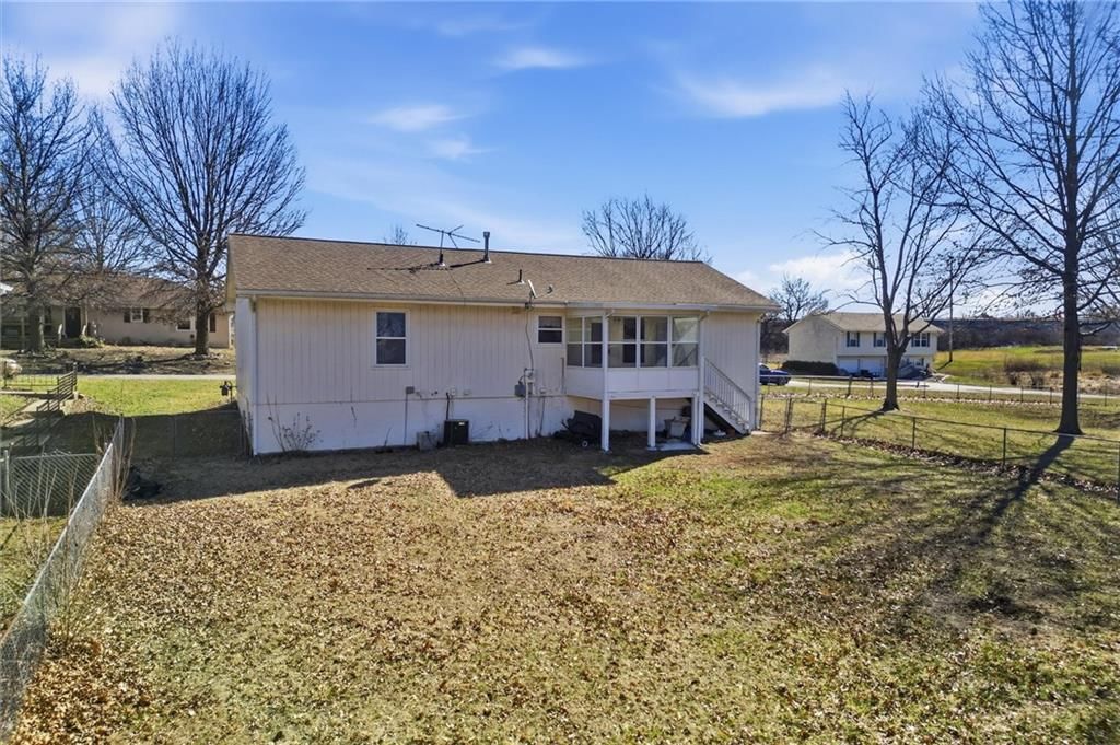 1105 N Doniphan Street — photo 38