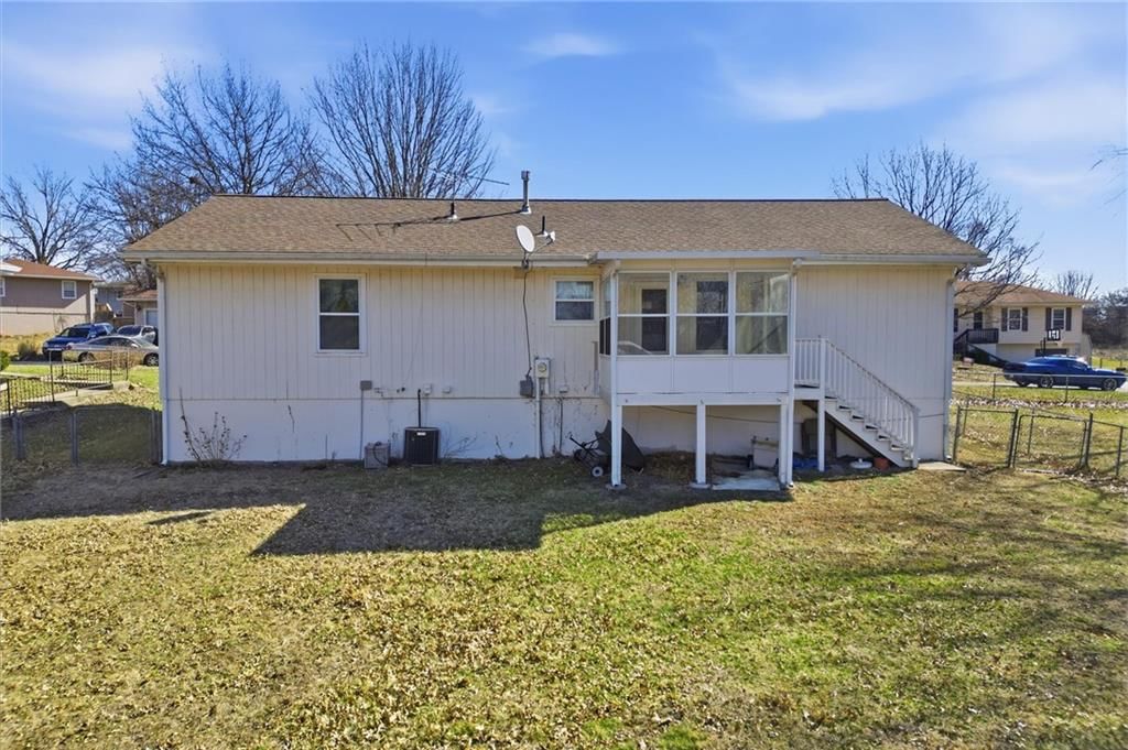 1105 N Doniphan Street — photo 39