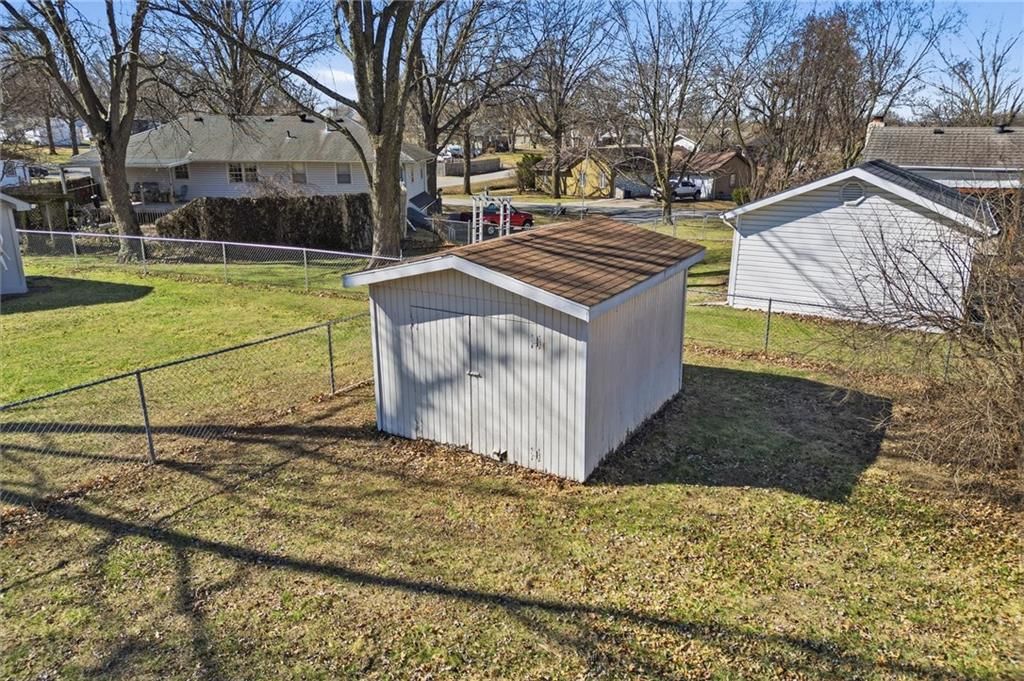 1105 N Doniphan Street — photo 40