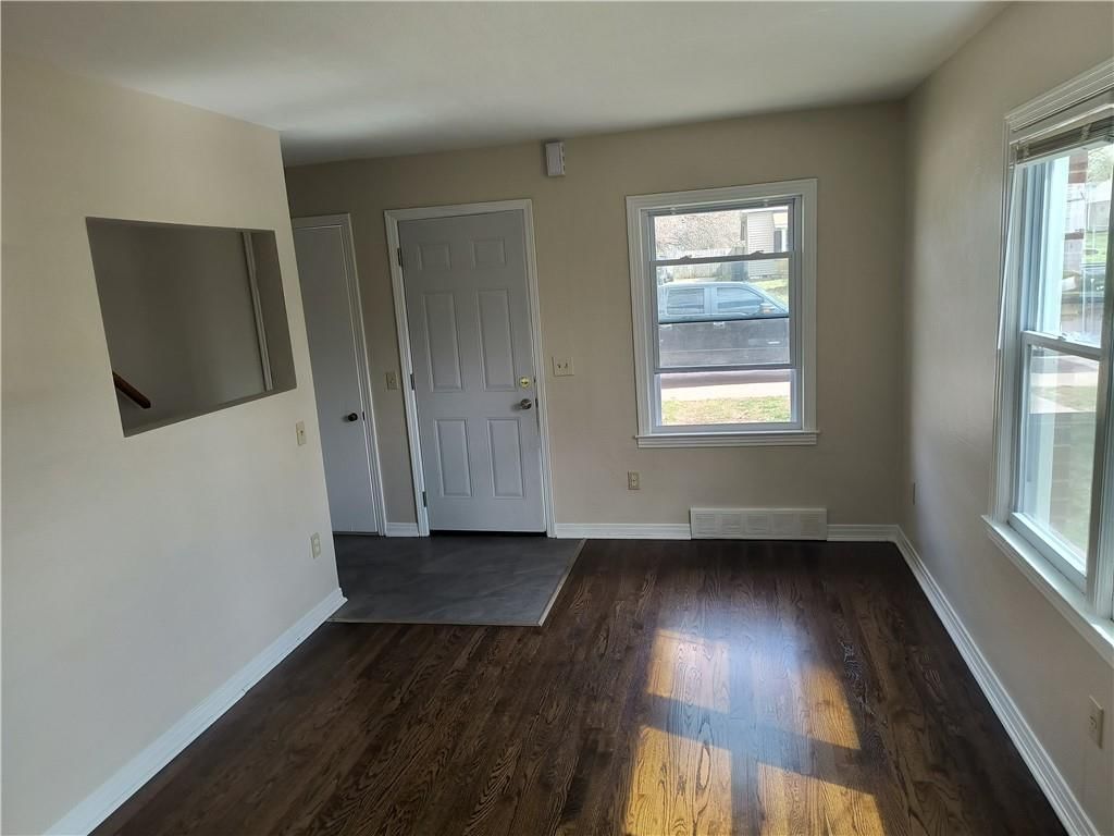 Photo 8 of 27 - 1312 N Main Street