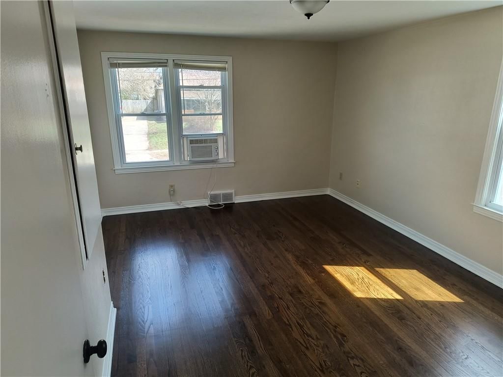 Photo 9 of 27 - 1312 N Main Street