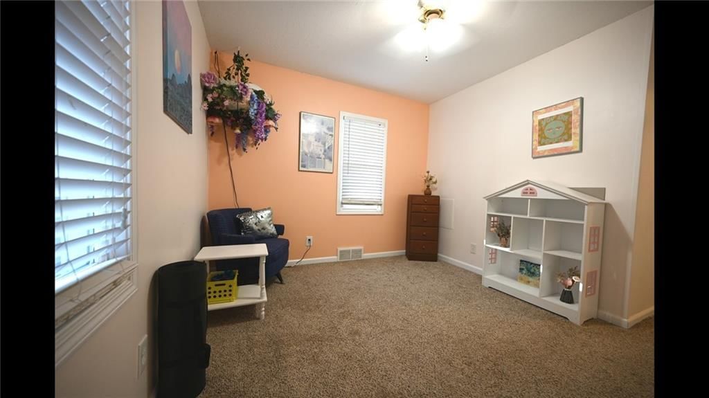 619 N Walnut Street — photo 5