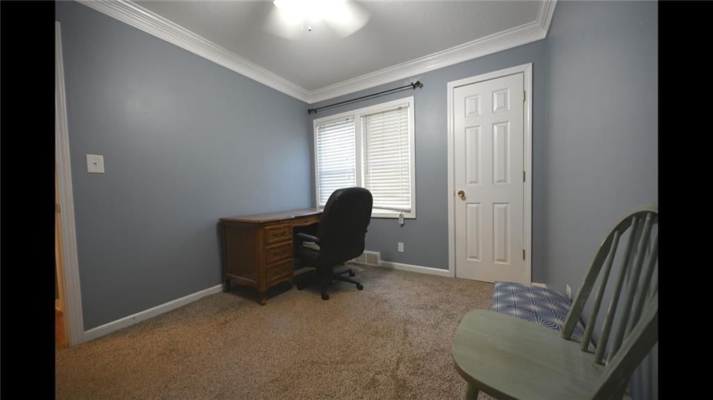 619 N Walnut Street — photo 14