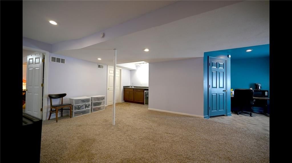 619 N Walnut Street — photo 15