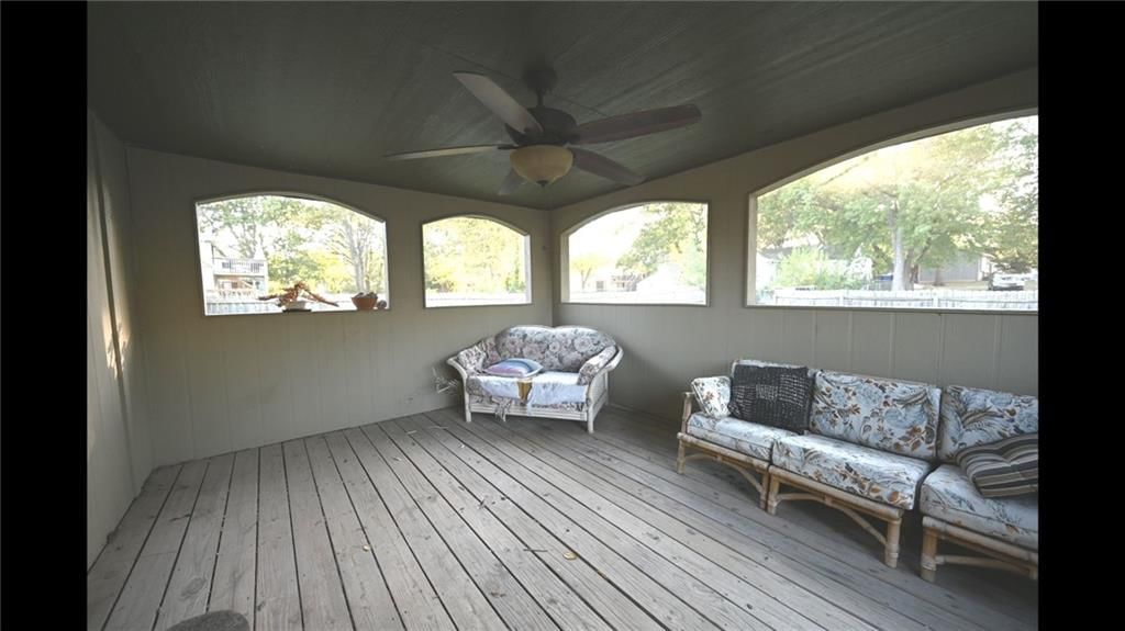 619 N Walnut Street — photo 16