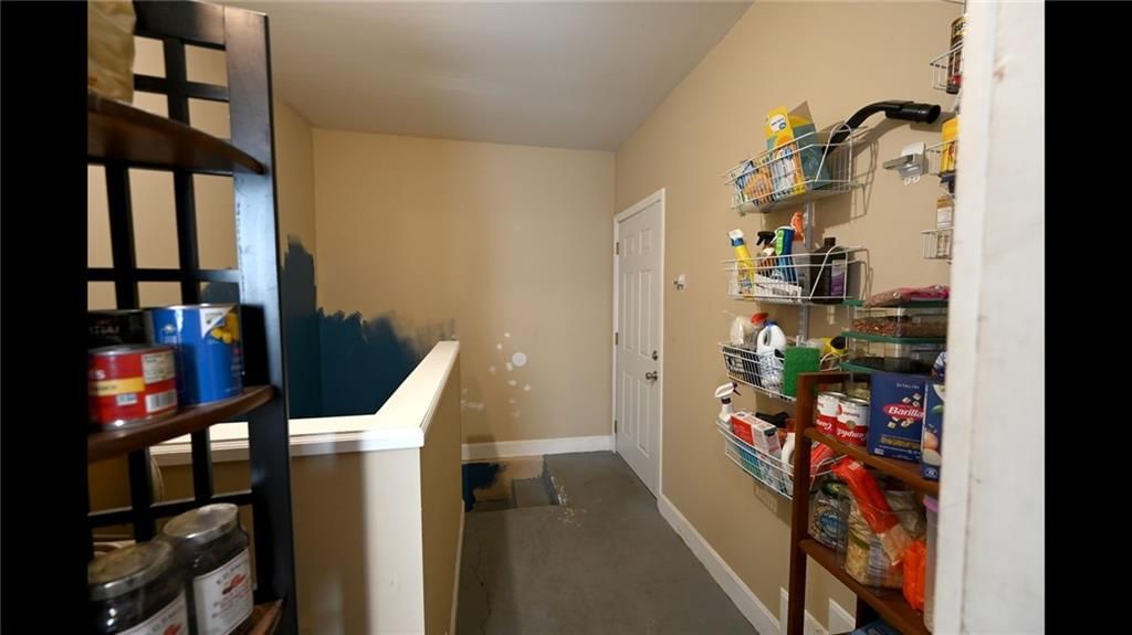 619 N Walnut Street — photo 17