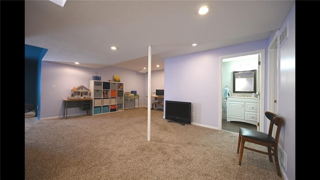 619 N Walnut Street — photo 18