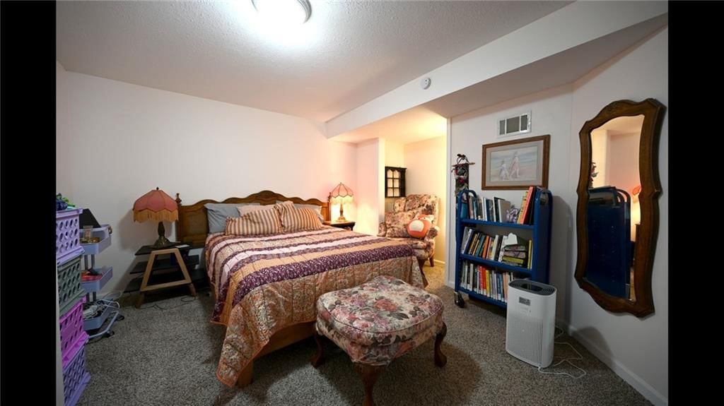 619 N Walnut Street — photo 21