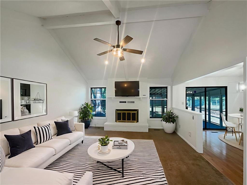 309 Shawn Court — photo 2