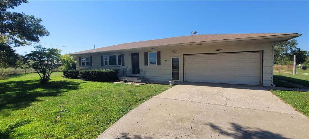 648 NW W Highway — photo 2