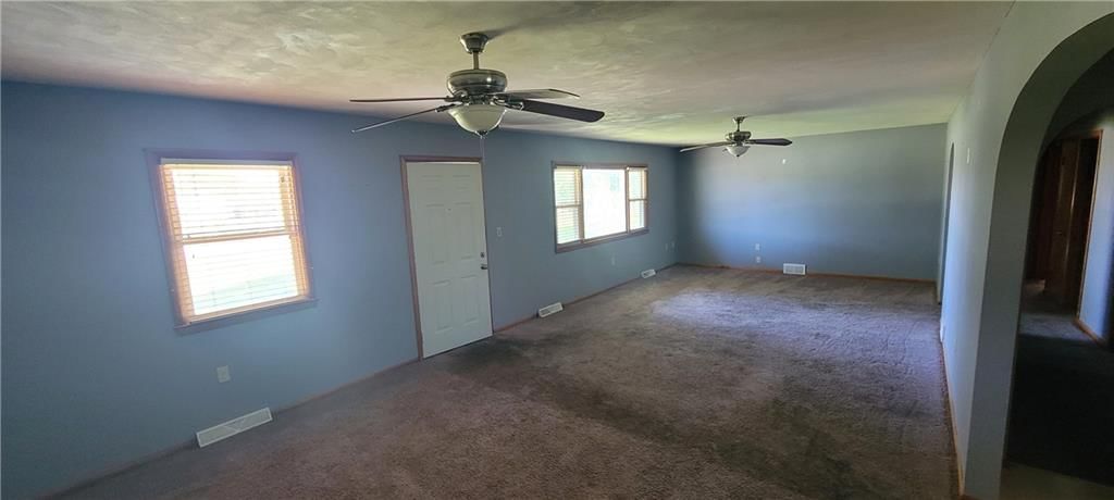 648 NW W Highway — photo 9
