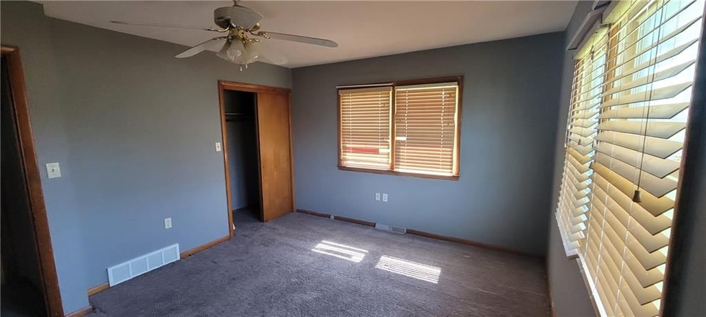 648 NW W Highway — photo 17