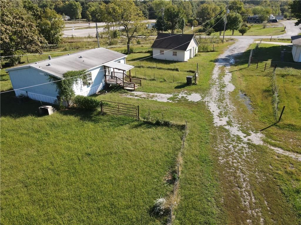 648 NW W Highway — photo 26
