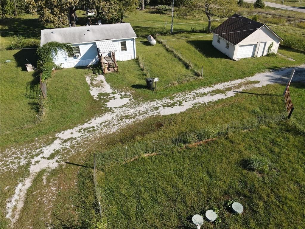 648 NW W Highway — photo 27