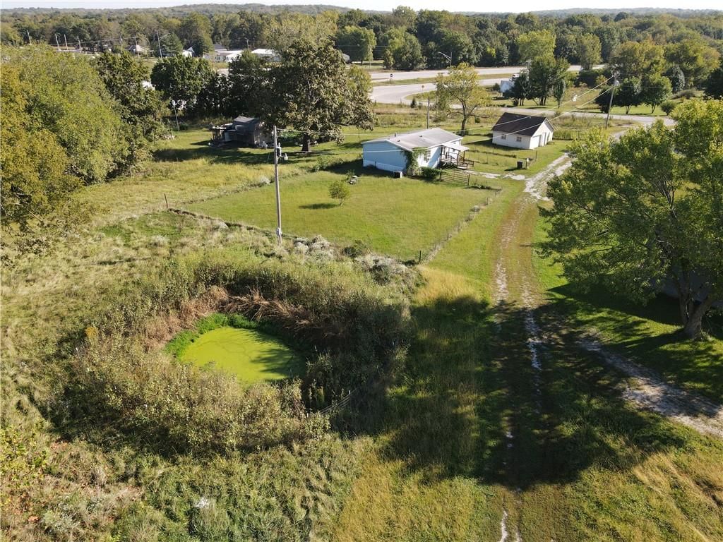 648 NW W Highway — photo 29