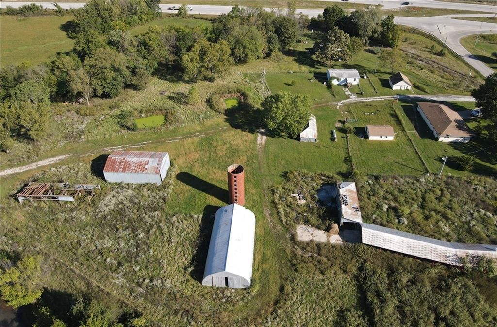 648 NW W Highway — photo 33