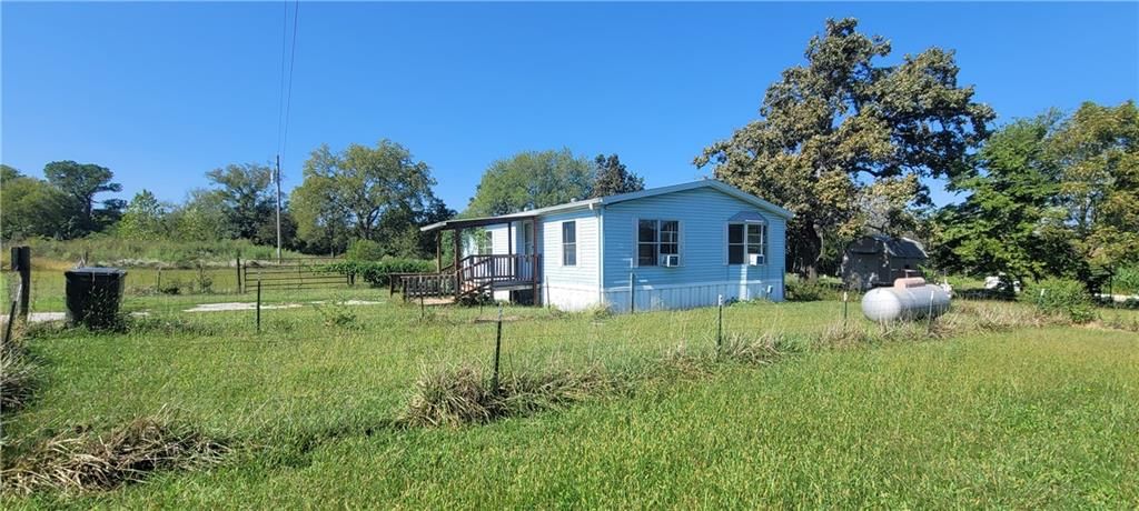 648 NW W Highway — photo 38