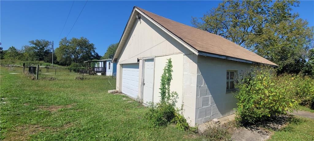 648 NW W Highway — photo 40