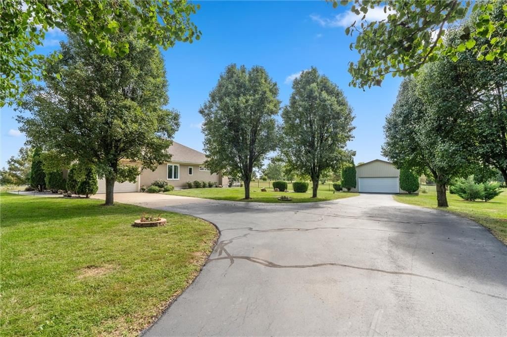 35001 E Stringtown Road — photo 53