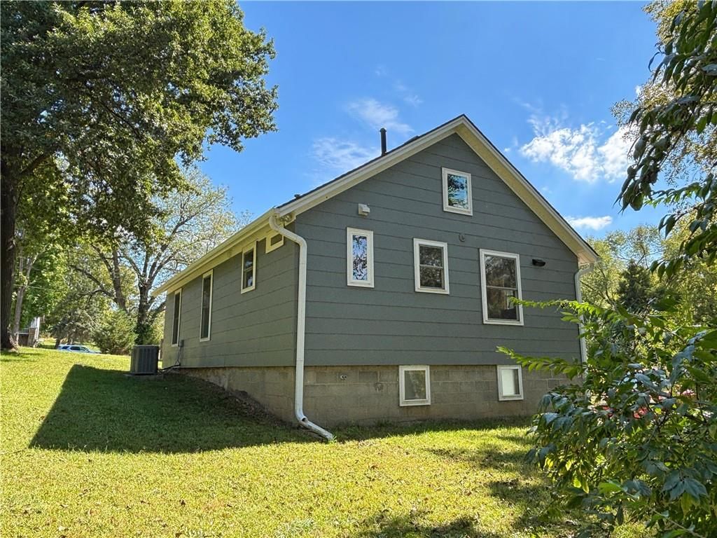 2424 S 26th Street — photo 30
