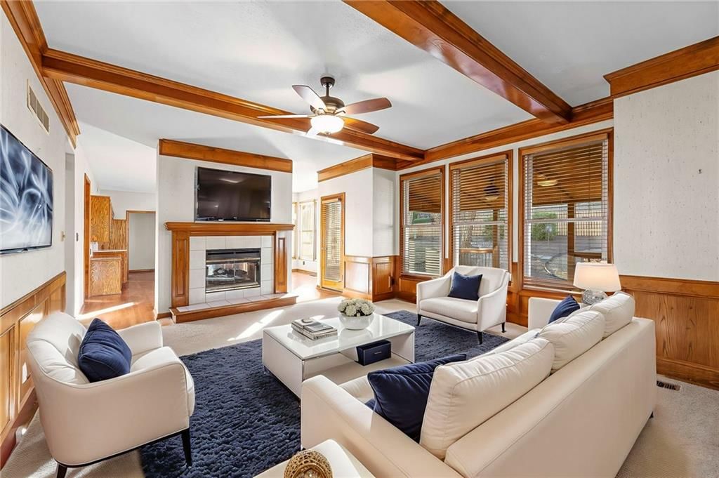 6115 W 157th Street, Overland Park, KS