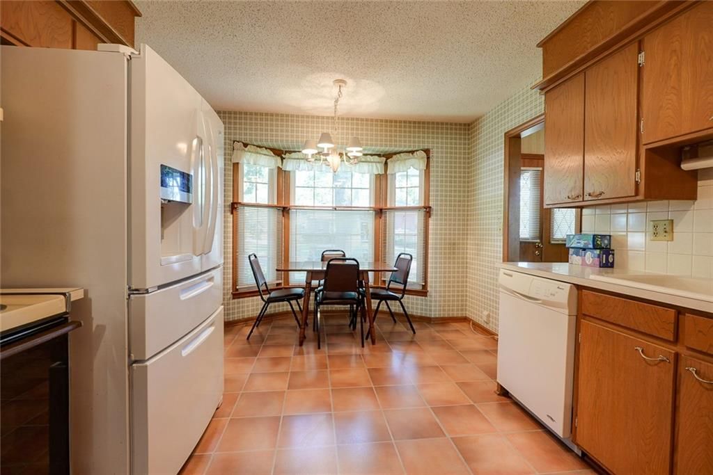 4722 Hedges Avenue — photo 3