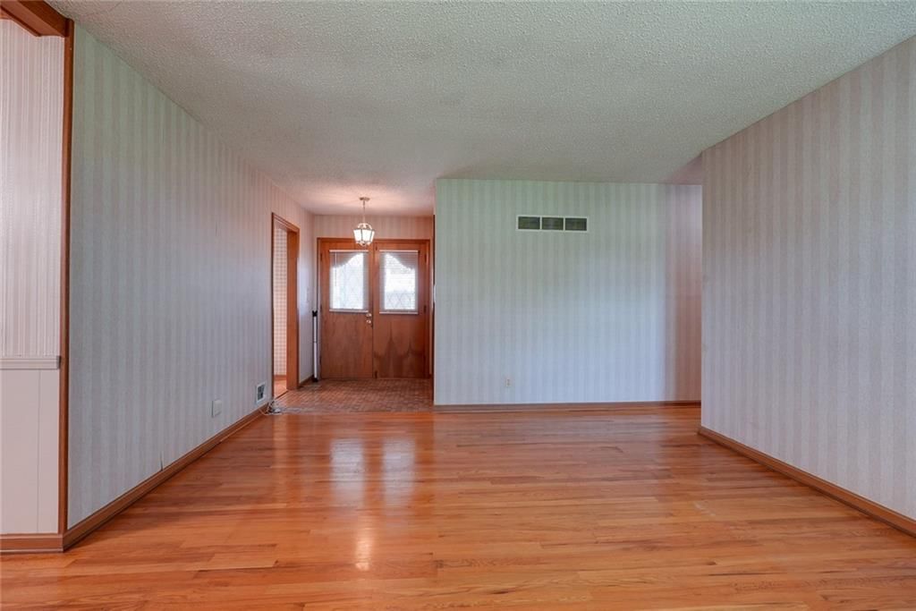 4722 Hedges Avenue — photo 11