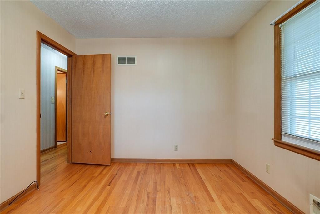 4722 Hedges Avenue — photo 22