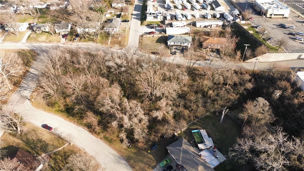 11621 Circle Drive — photo 2