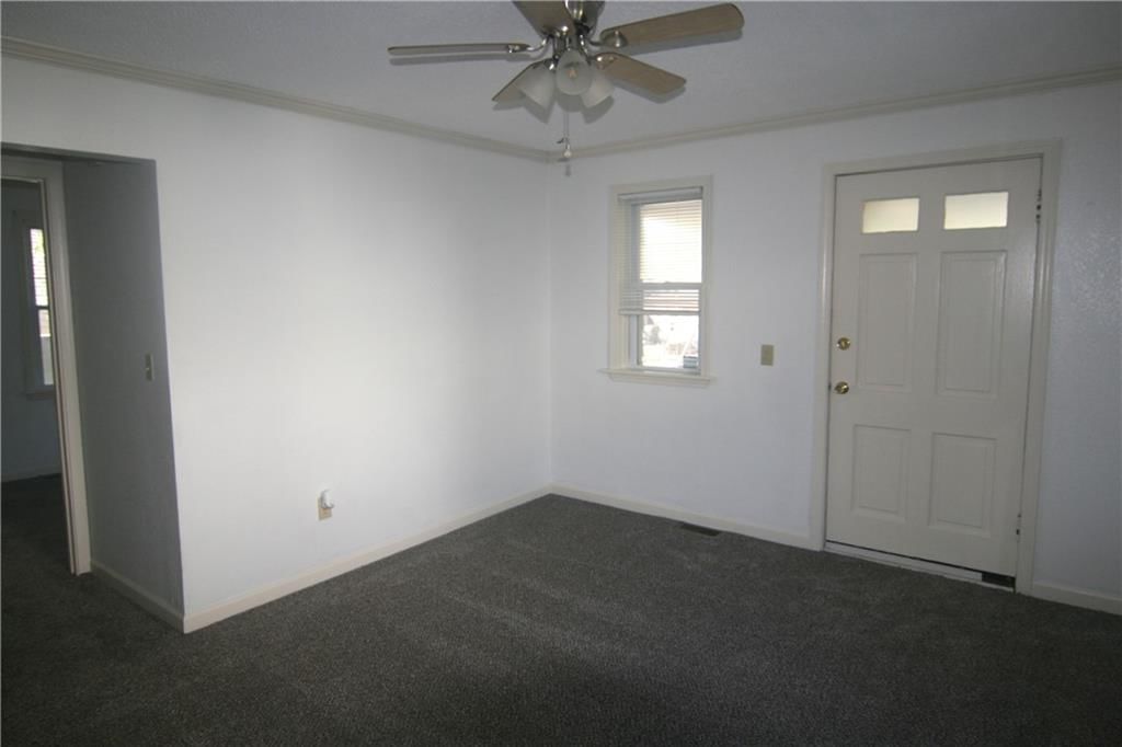 Photo 12 of 18 - 1619 S Spring Street