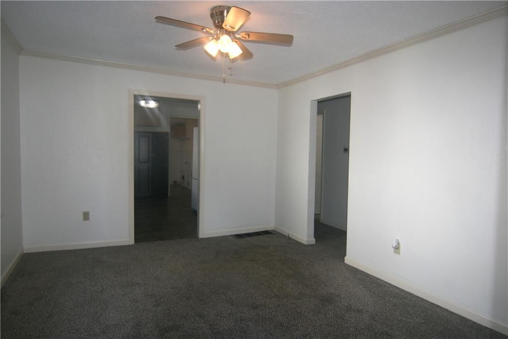 Photo 13 of 18 - 1619 S Spring Street