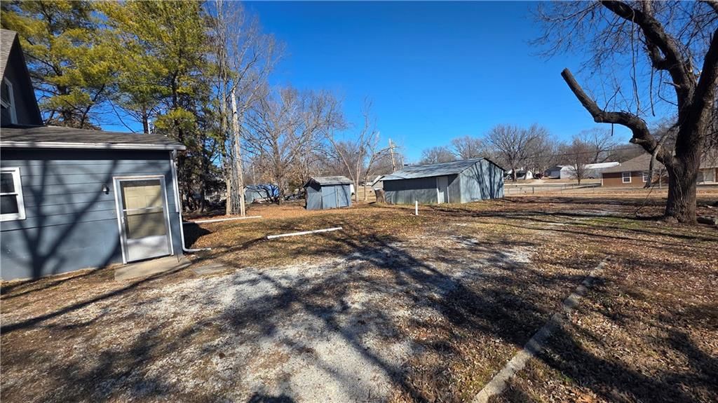 325 Monroe Street — photo 28