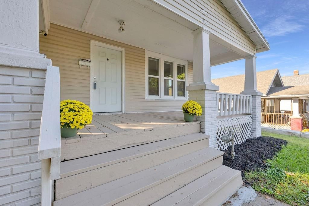 2908 Charles Street — photo 2