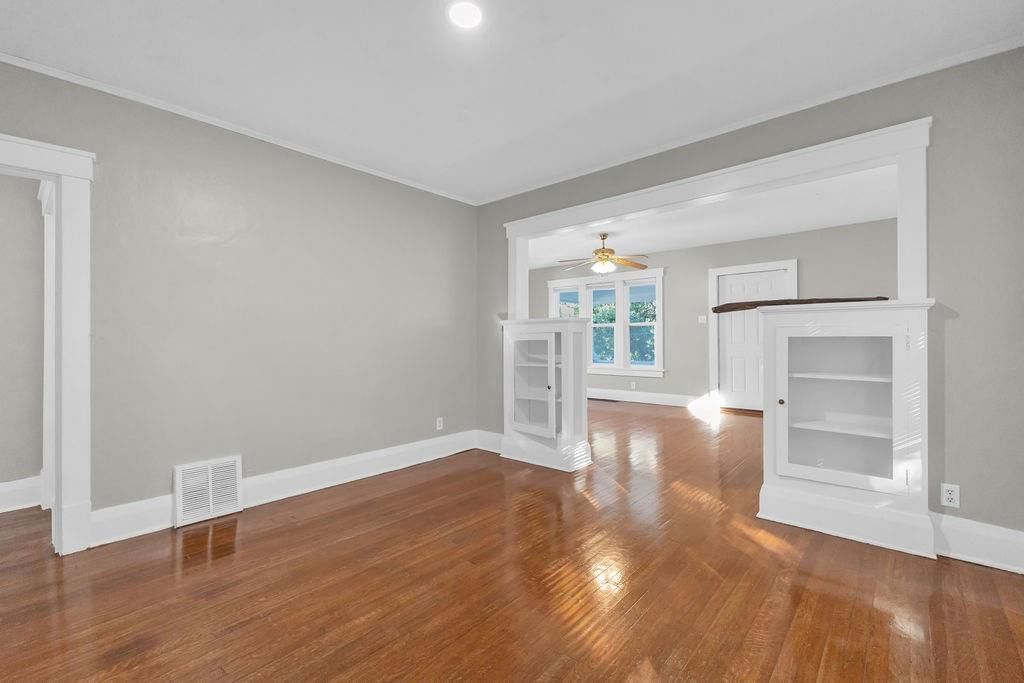 2908 Charles Street — photo 9
