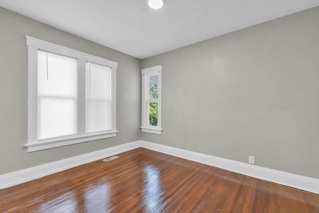 2908 Charles Street — photo 16