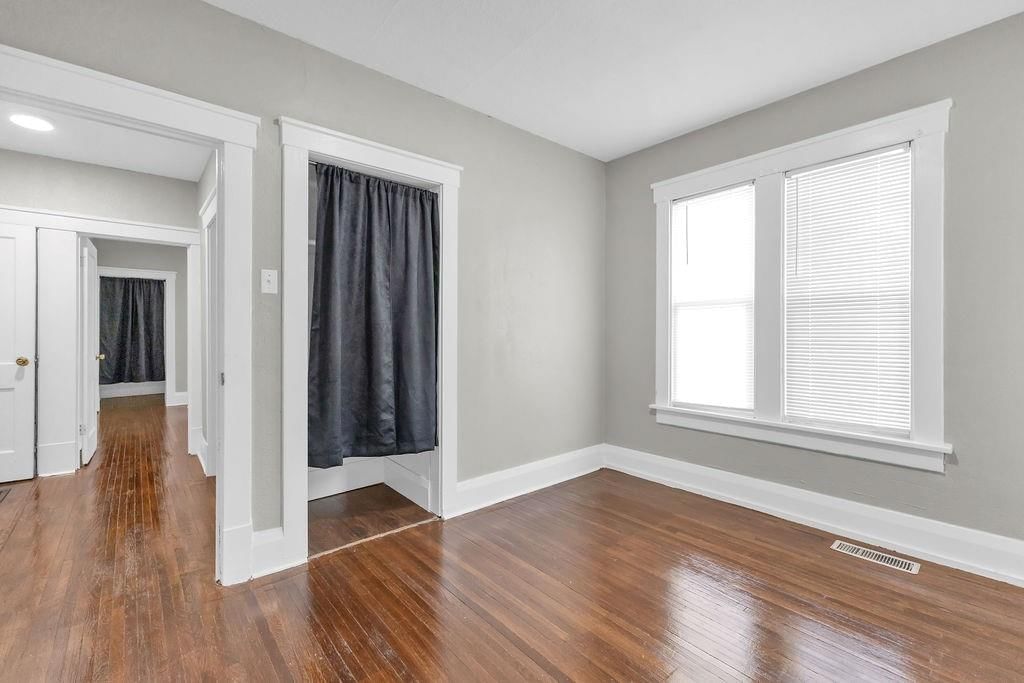 2908 Charles Street — photo 17
