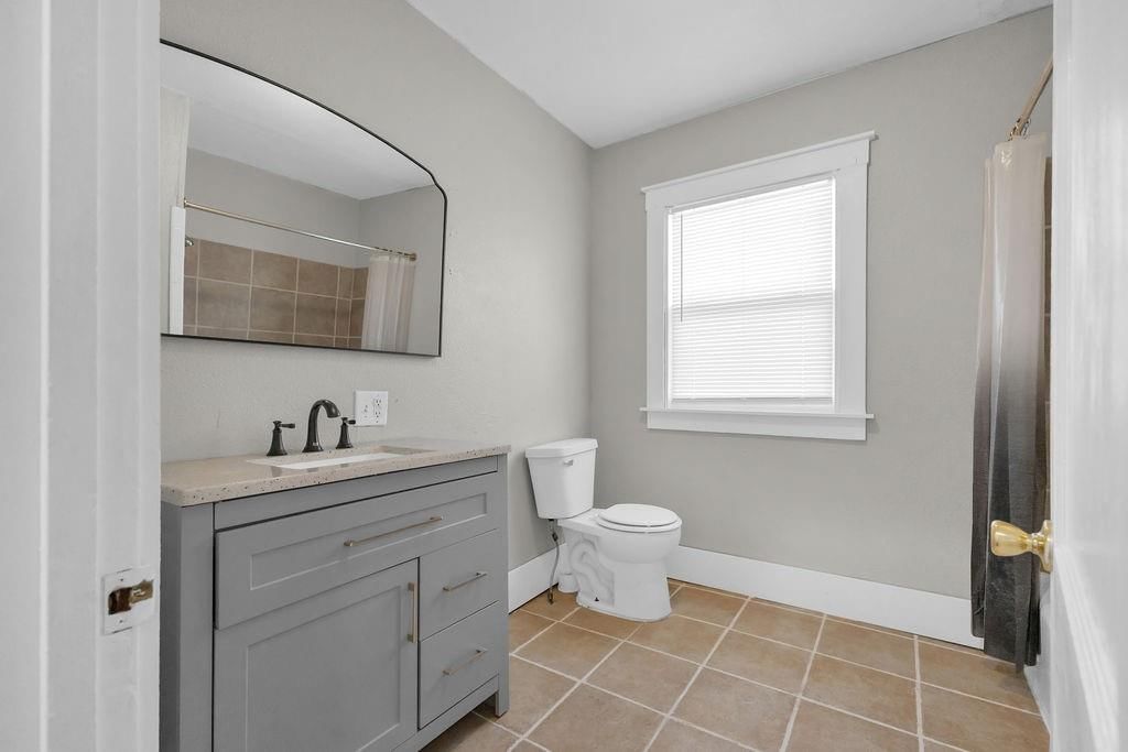 2908 Charles Street — photo 19