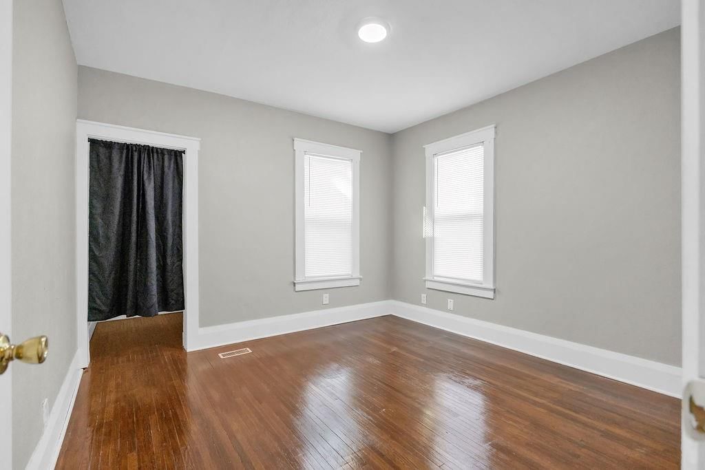 2908 Charles Street — photo 21