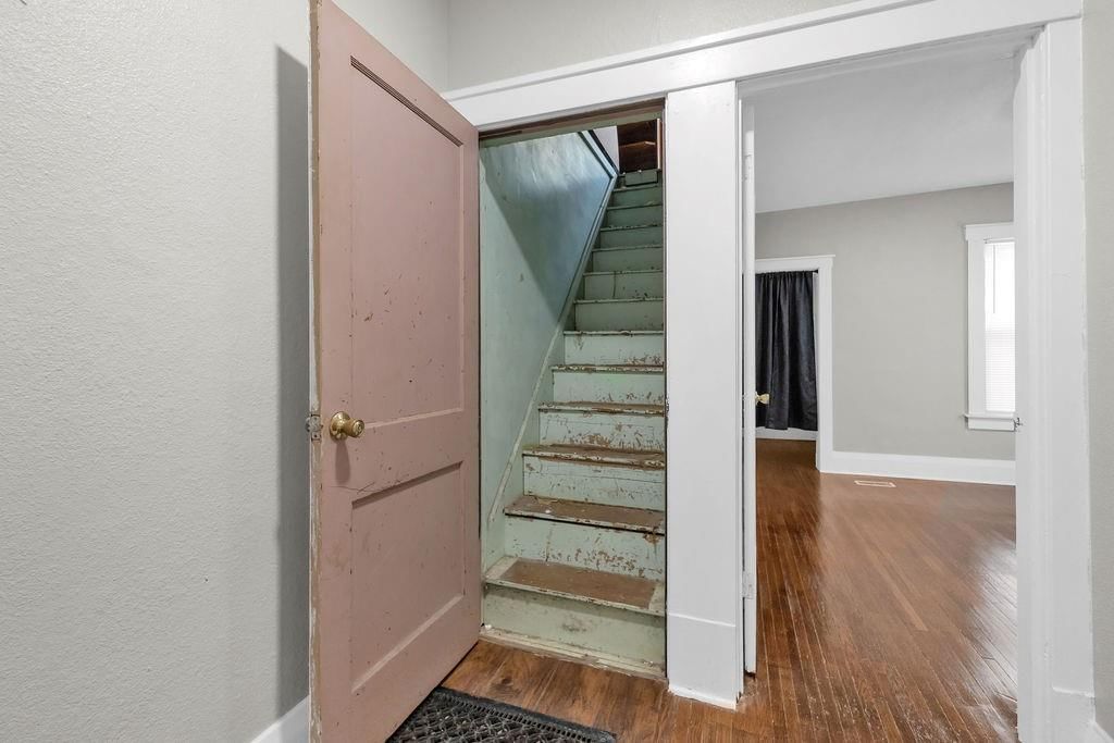 2908 Charles Street — photo 25