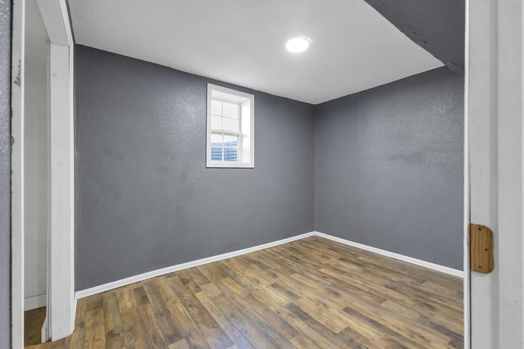 2908 Charles Street — photo 31