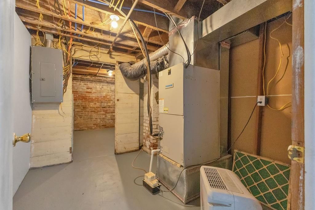 2908 Charles Street — photo 33