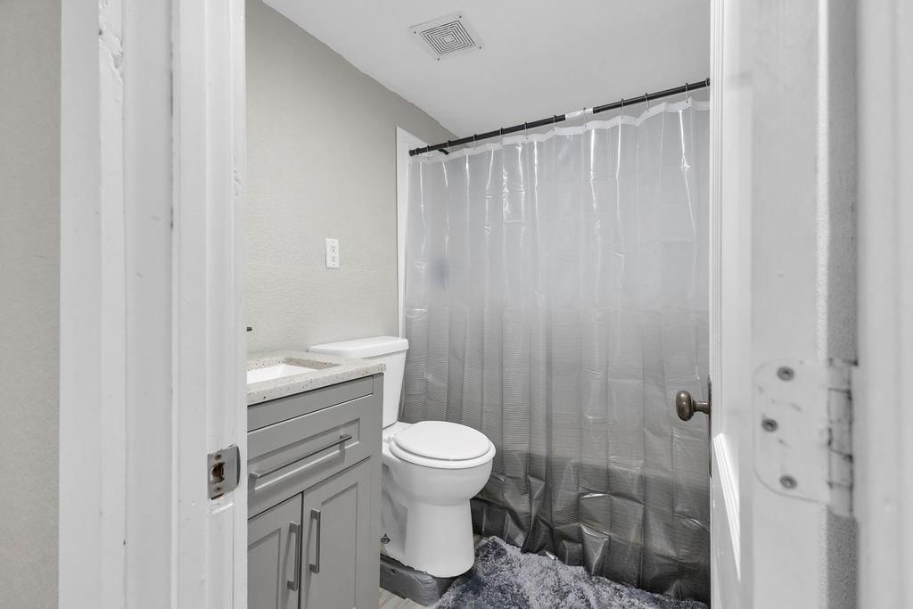 2908 Charles Street — photo 34
