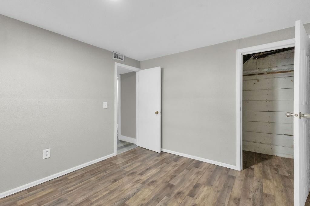 2908 Charles Street — photo 38