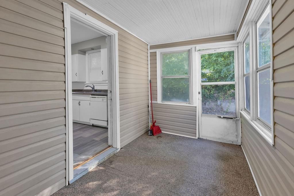 2908 Charles Street — photo 40