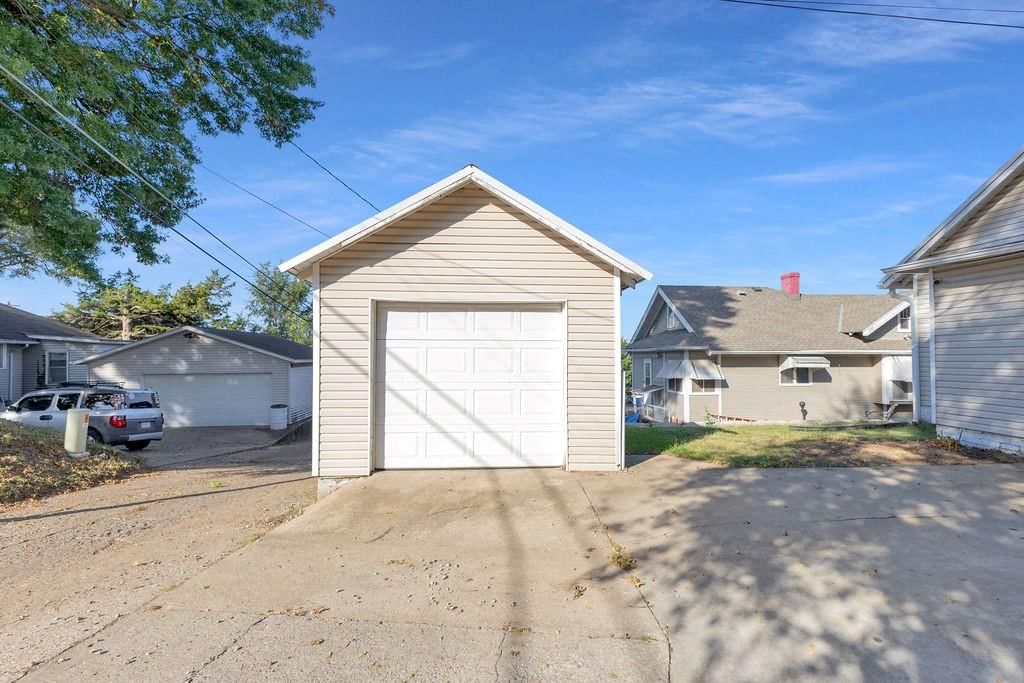 2908 Charles Street — photo 41